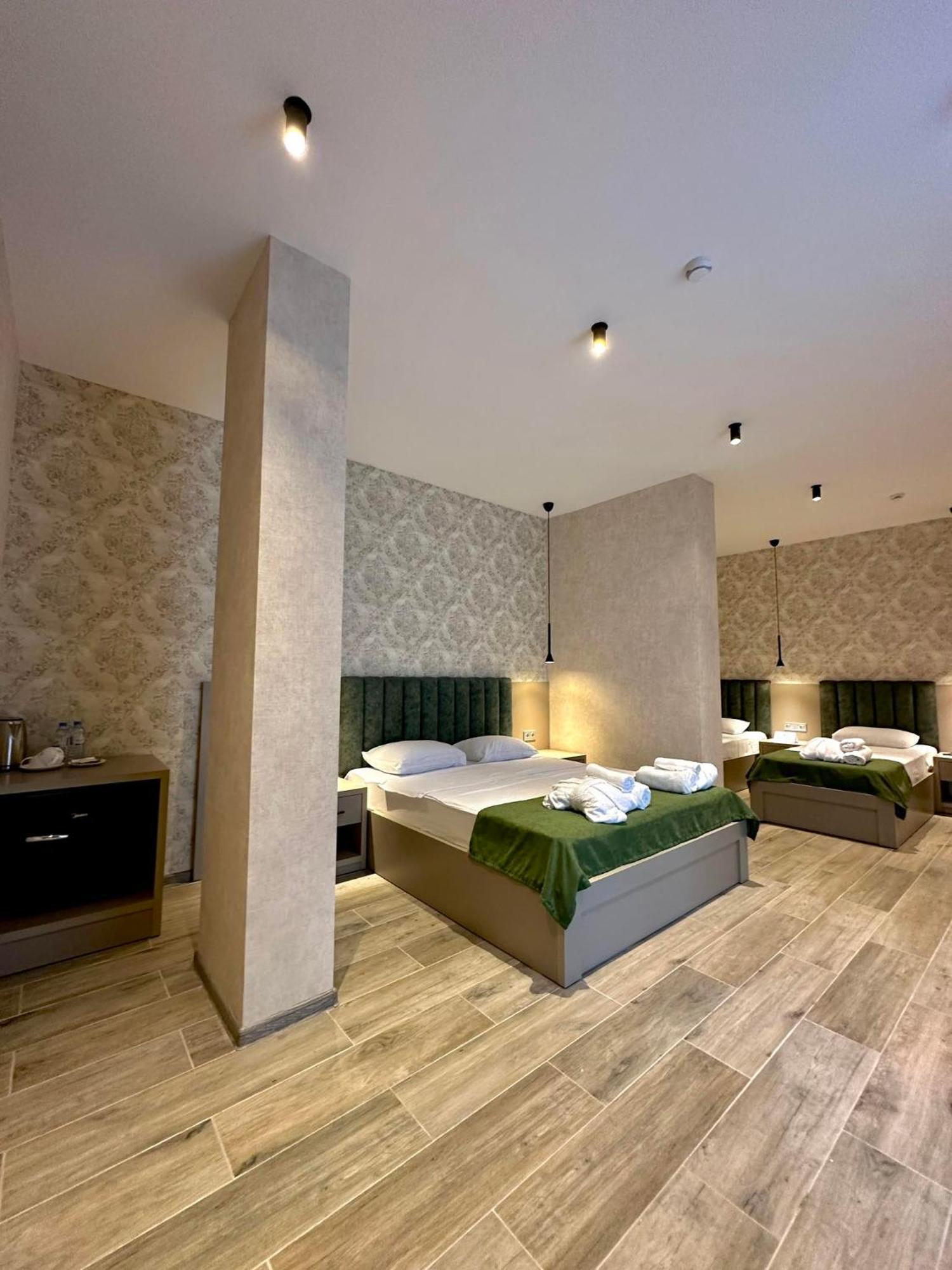 Emerald Hotel Batumi Eksteriør billede