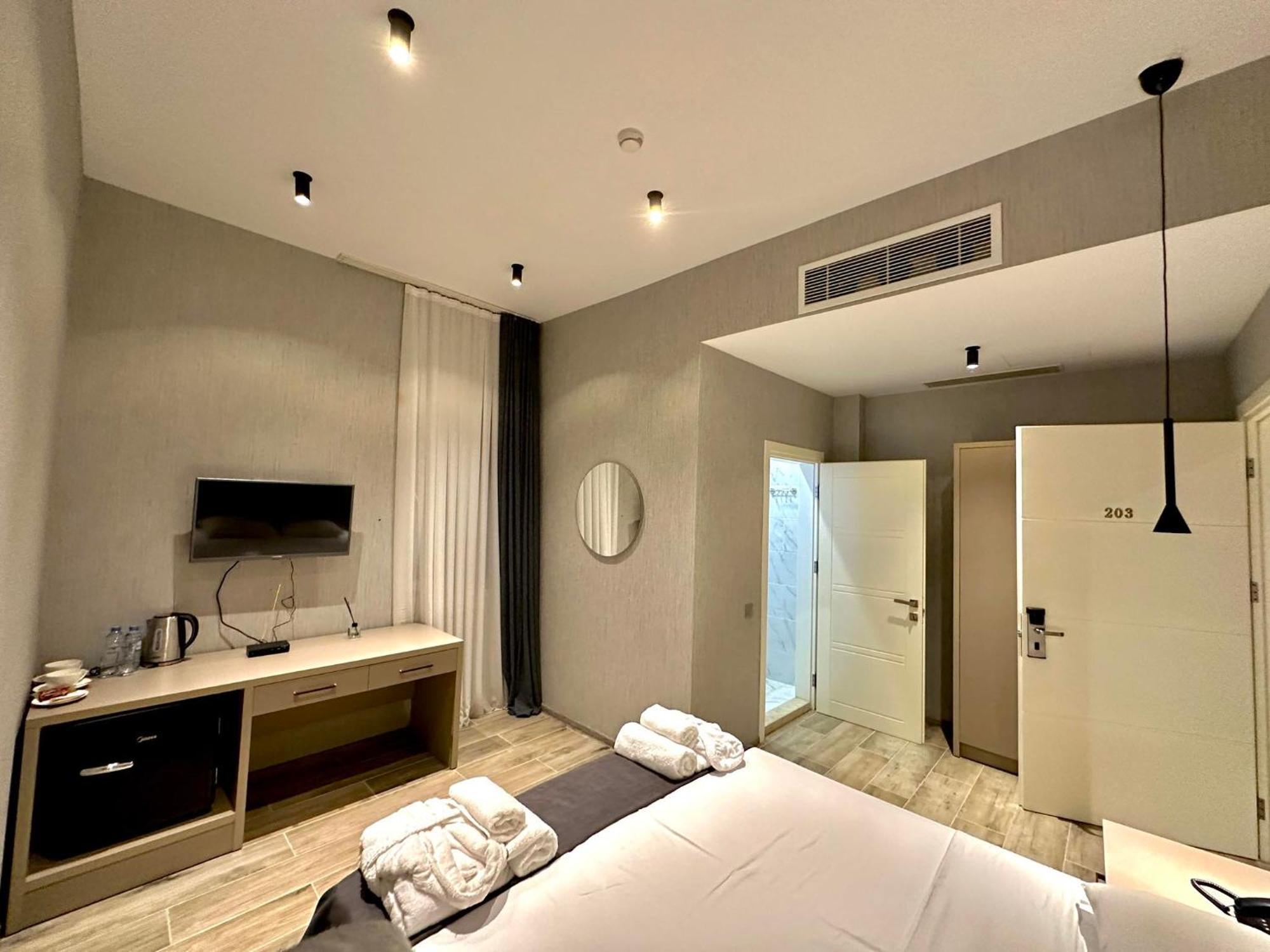 Emerald Hotel Batumi Eksteriør billede